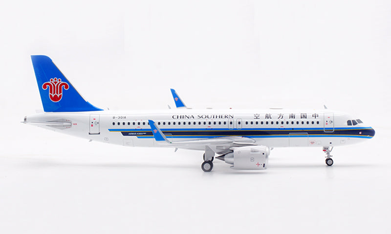 1:200 Aviation200 China Southern Airlines A320NEO B-301A Aircraft Model With Stand