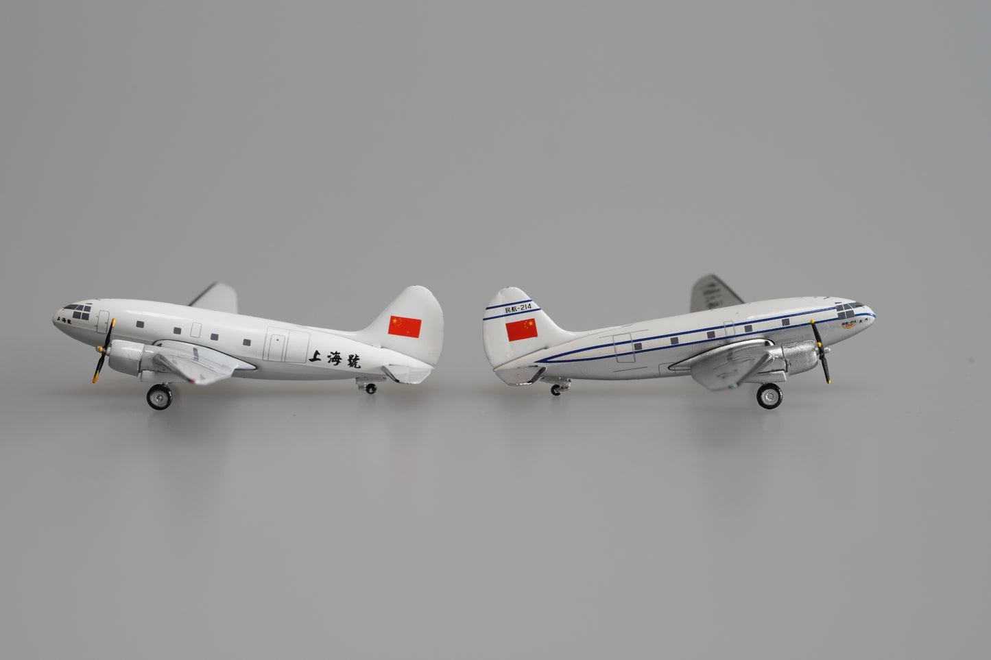 1:400 Yu Model CAAC Curtiss C-46 202 214 (ShangHai&GuangZhou) Aircarft Model+Free Tractor