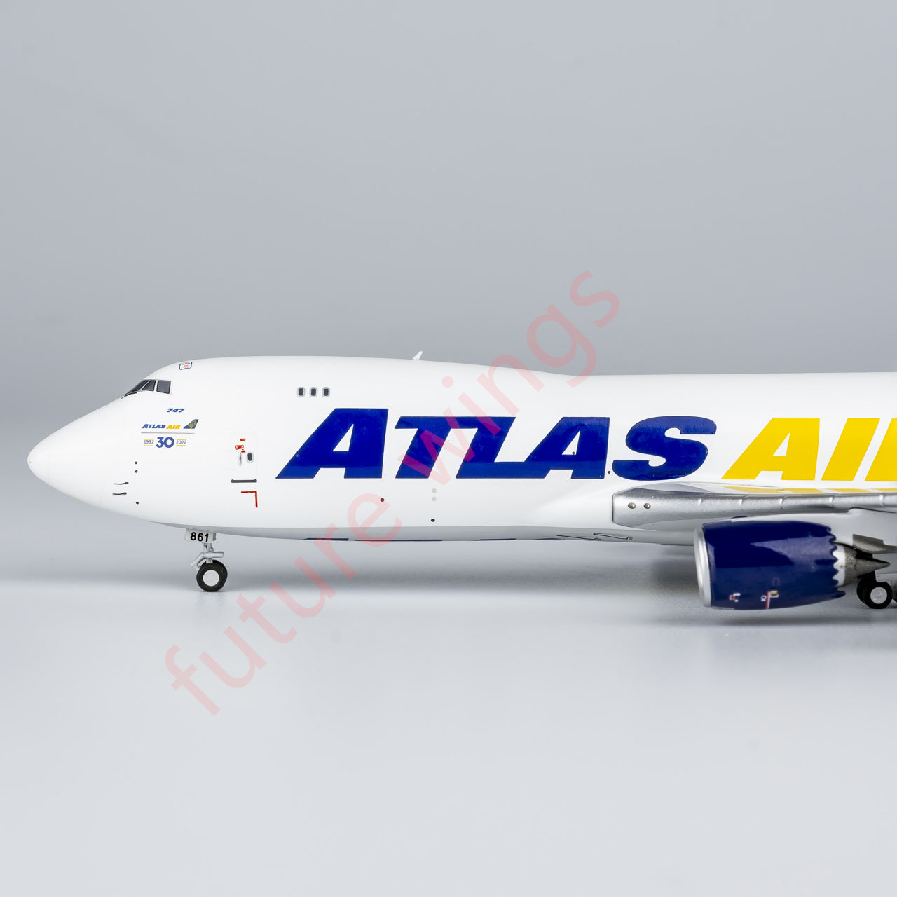 1:400 NG Models NG78022 Atlas Air Boeing 747-8F N861GT Aircraft Model+Free Tractor