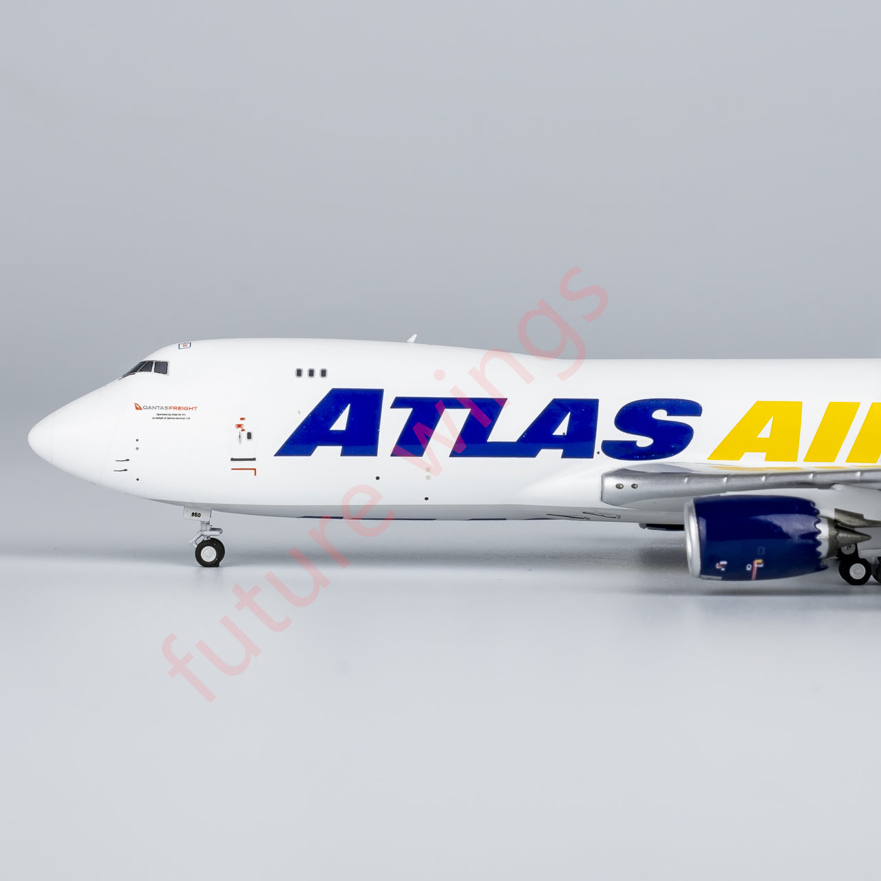 1:400 NG Models NG78020 Atlas Air Boeing 747-8F N850GT Aircraft Model+Free Tractor