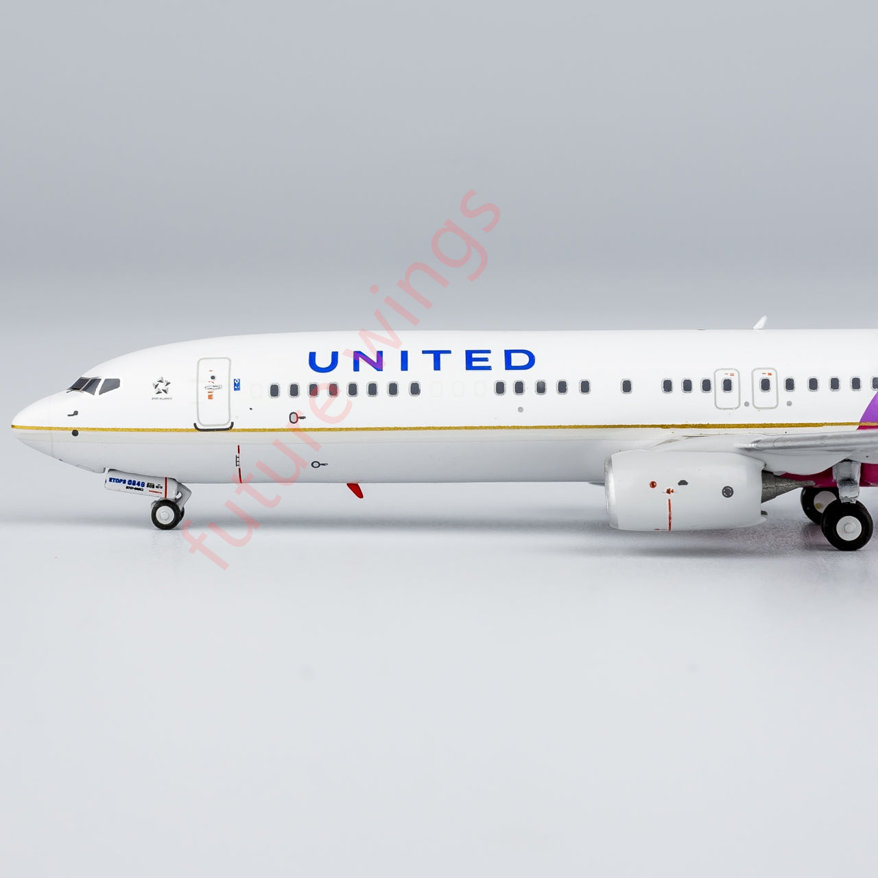 1:400 NG Models NG79013 United Airlines Boeing 737-900ER N66848 Aircraft Model+Free Tractor