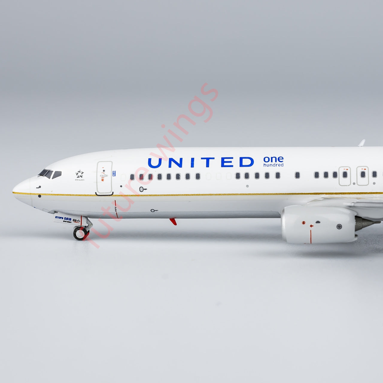 1:400 NG Models NG79012 United Airlines Boeing 737-900ER N69818 Aircraft Model+Free Tractor