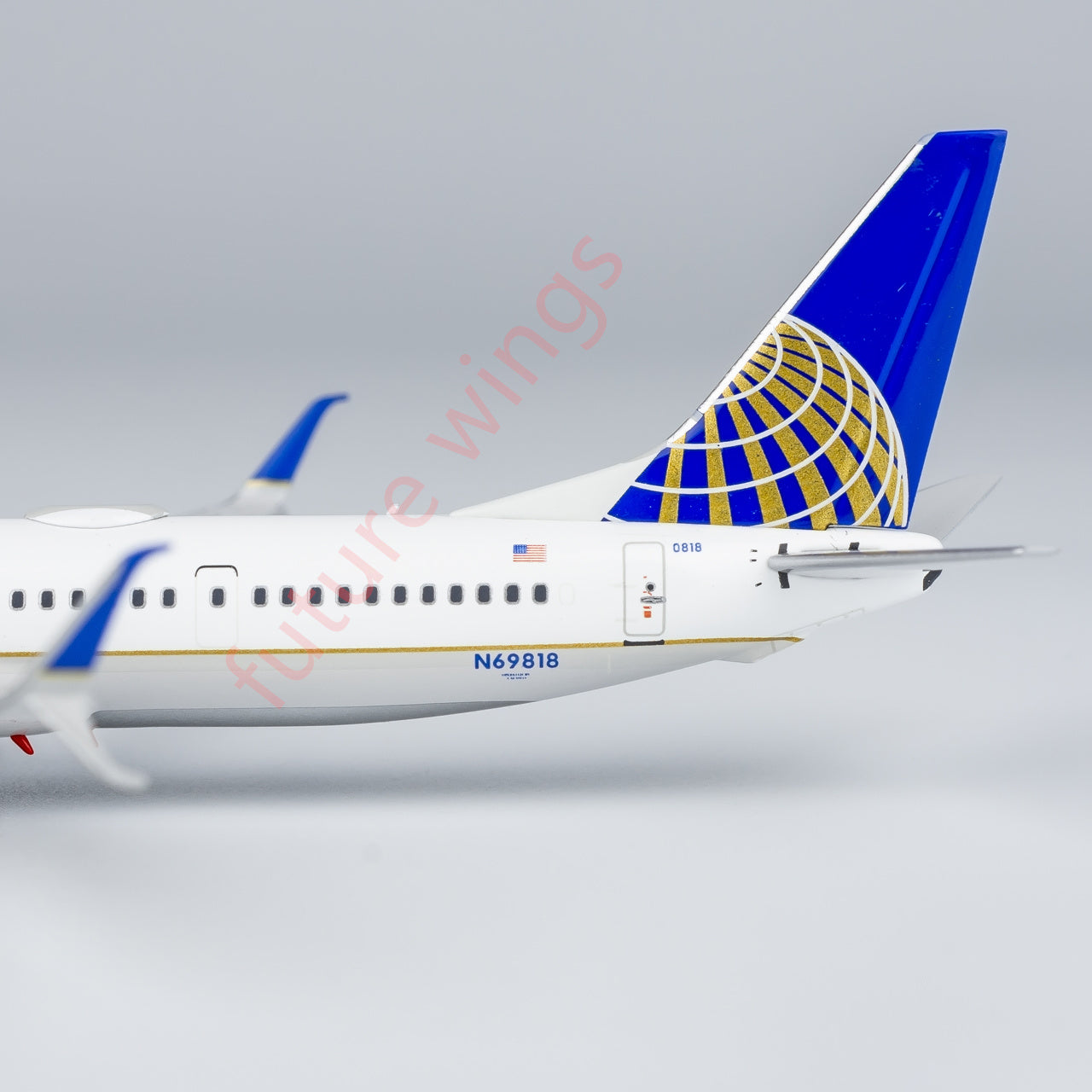 1:400 NG Models NG79012 United Airlines Boeing 737-900ER N69818 Aircraft Model+Free Tractor