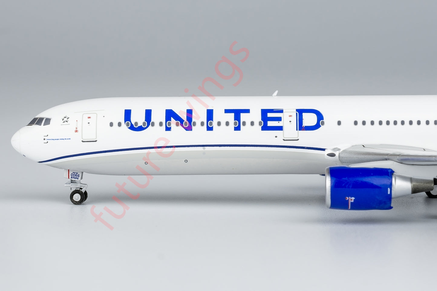 1:400 NG Models NG18001 United Airlines Boeing 767-400ER N77066 Aircraft Model+Free Tractor