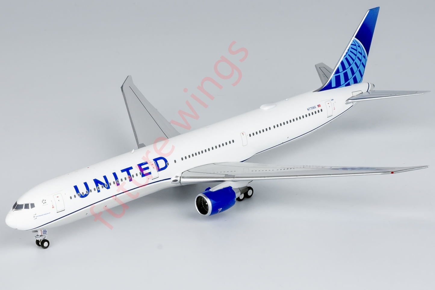 1:400 NG Models NG18001 United Airlines Boeing 767-400ER N77066 Aircraft Model+Free Tractor