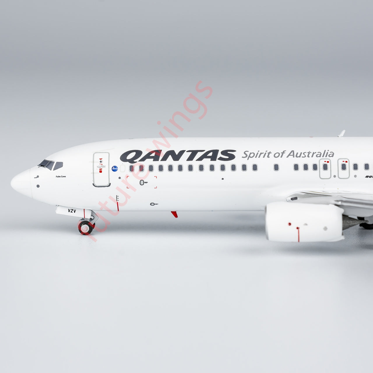 1:400 NG Models NG58237 Qantas Airways Boeing 737-800 VH-VZV Aircraft Model+Free Tractor