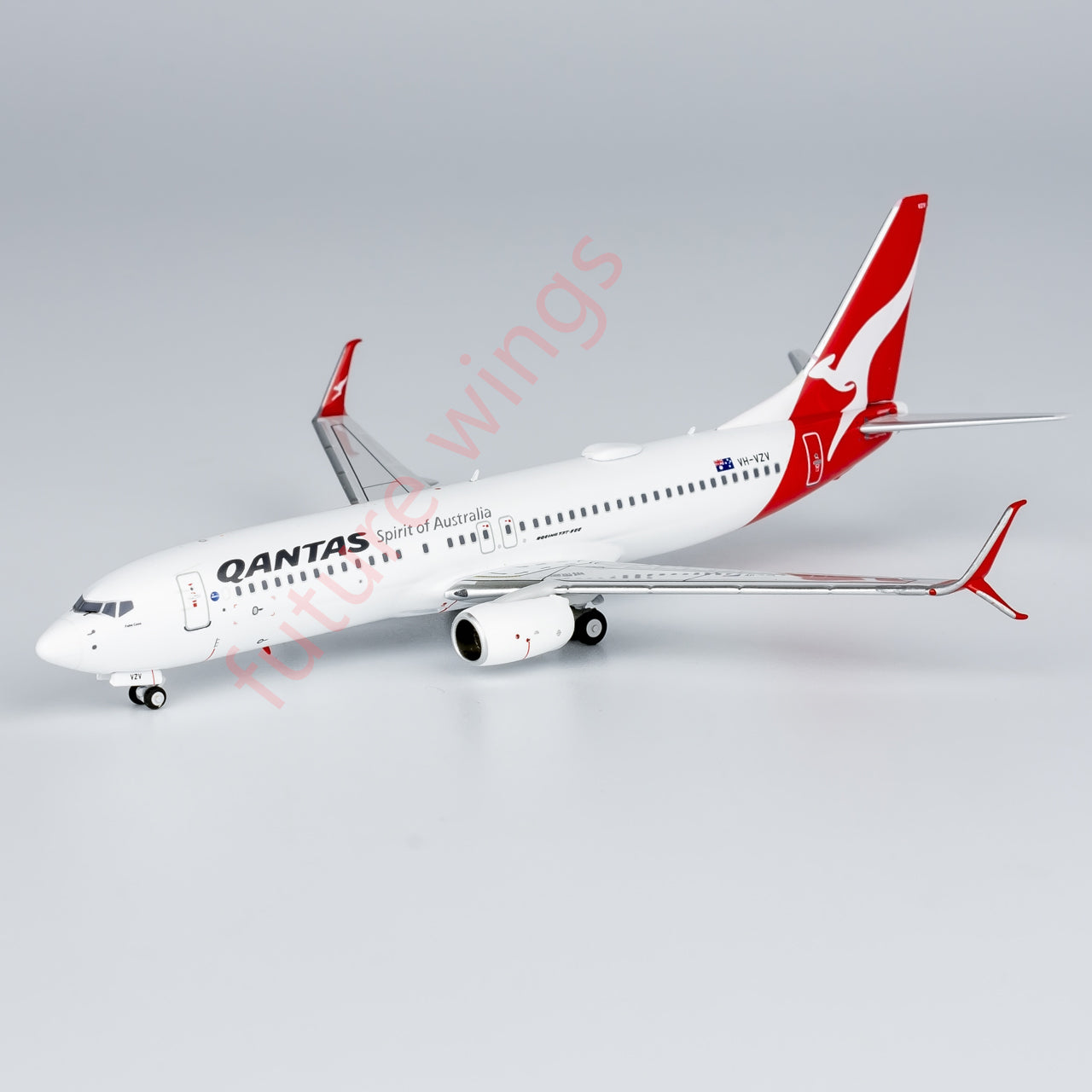 1:400 NG Models NG58237 Qantas Airways Boeing 737-800 VH-VZV Aircraft Model+Free Tractor