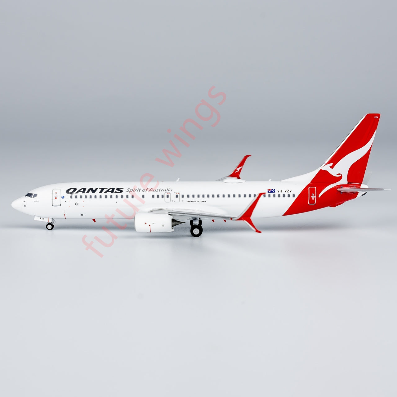 1:400 NG Models NG58237 Qantas Airways Boeing 737-800 VH-VZV Aircraft Model+Free Tractor