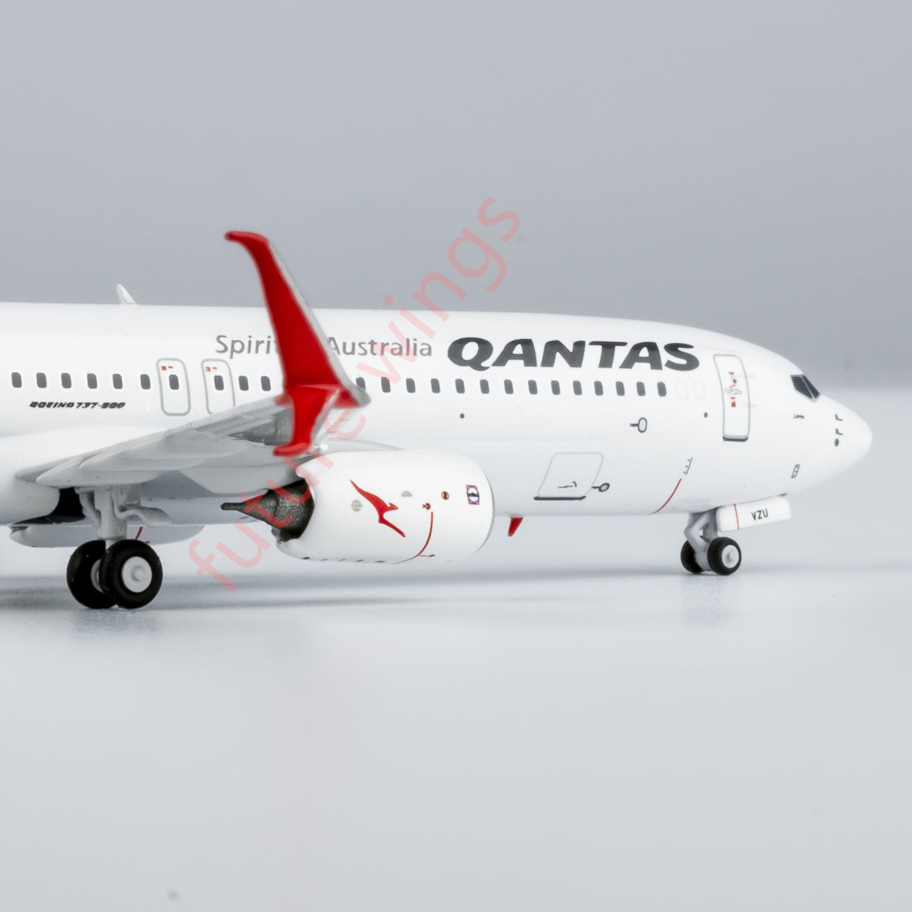 1:400 NG Models NG58236 Qantas Airways Boeing 737-800 VH-VZU Aircraft Model+Free Tractor