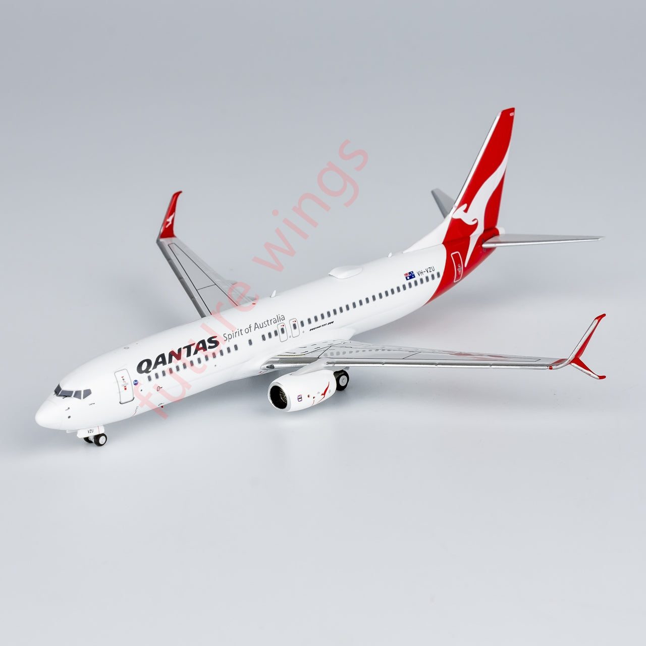 1:400 NG Models NG58236 Qantas Airways Boeing 737-800 VH-VZU Aircraft Model+Free Tractor