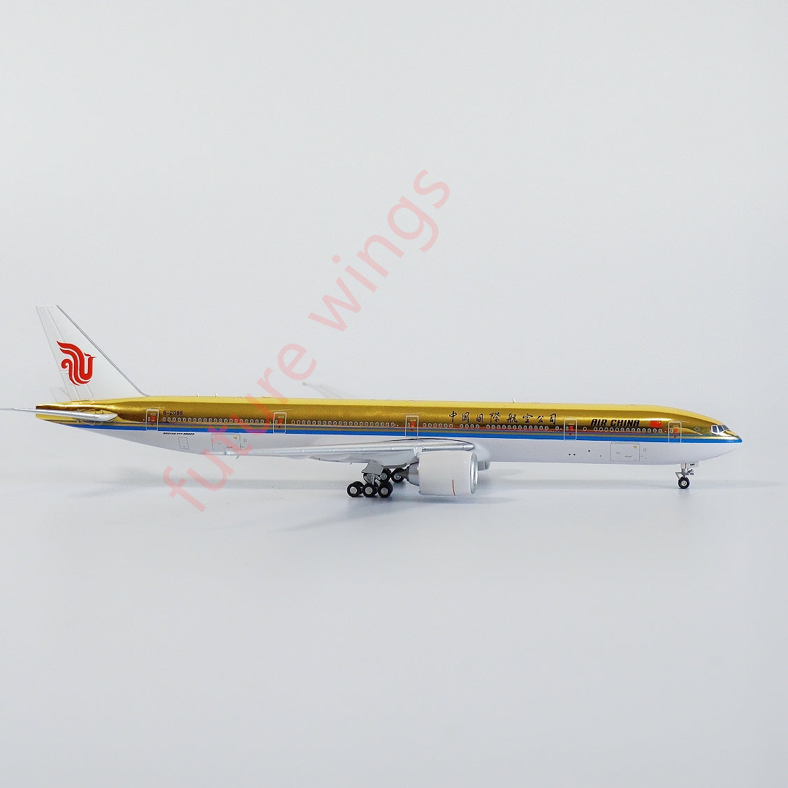 1:400 Air China B777-300ER B-2085  Gold Special Edition+Free Tractor