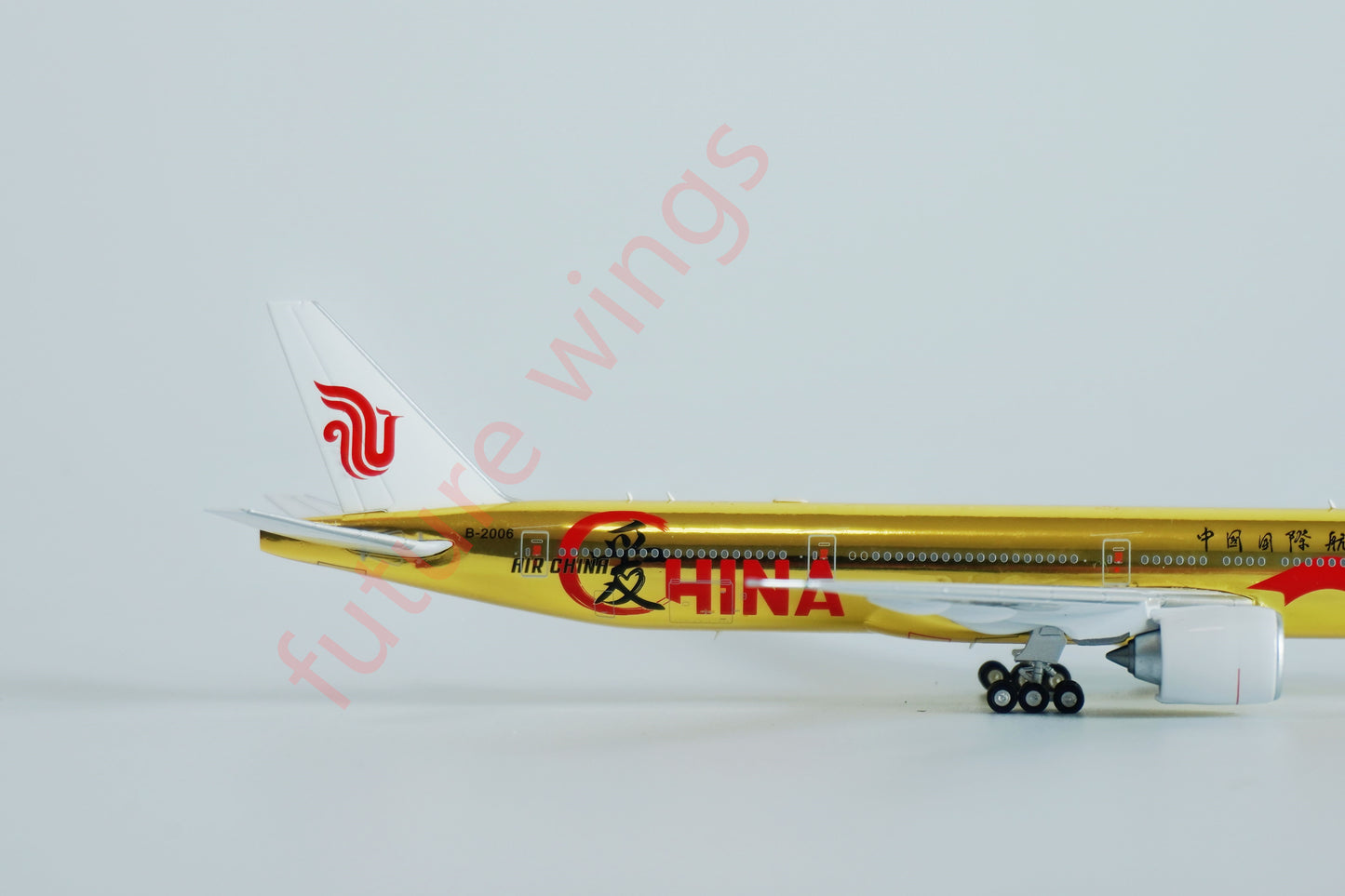 1:400 Air China B777-300ER  B-2006  Gold Special Edition+Free Tractor