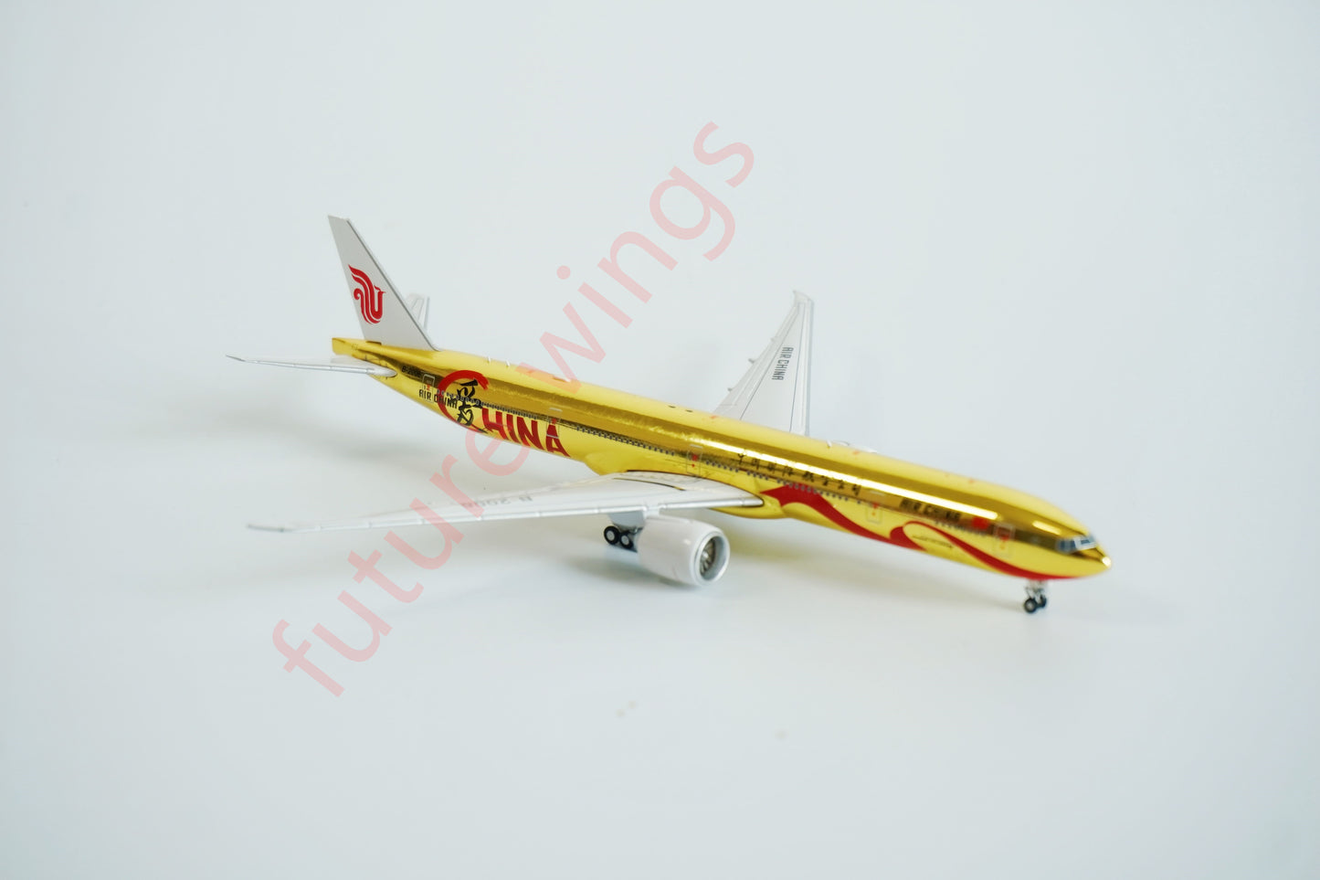 1:400 Air China B777-300ER  B-2006  Gold Special Edition+Free Tractor