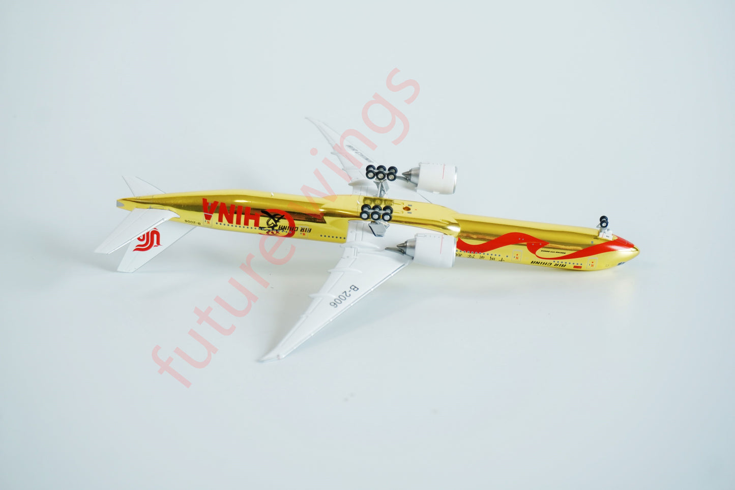 1:400 Air China B777-300ER  B-2006  Gold Special Edition+Free Tractor