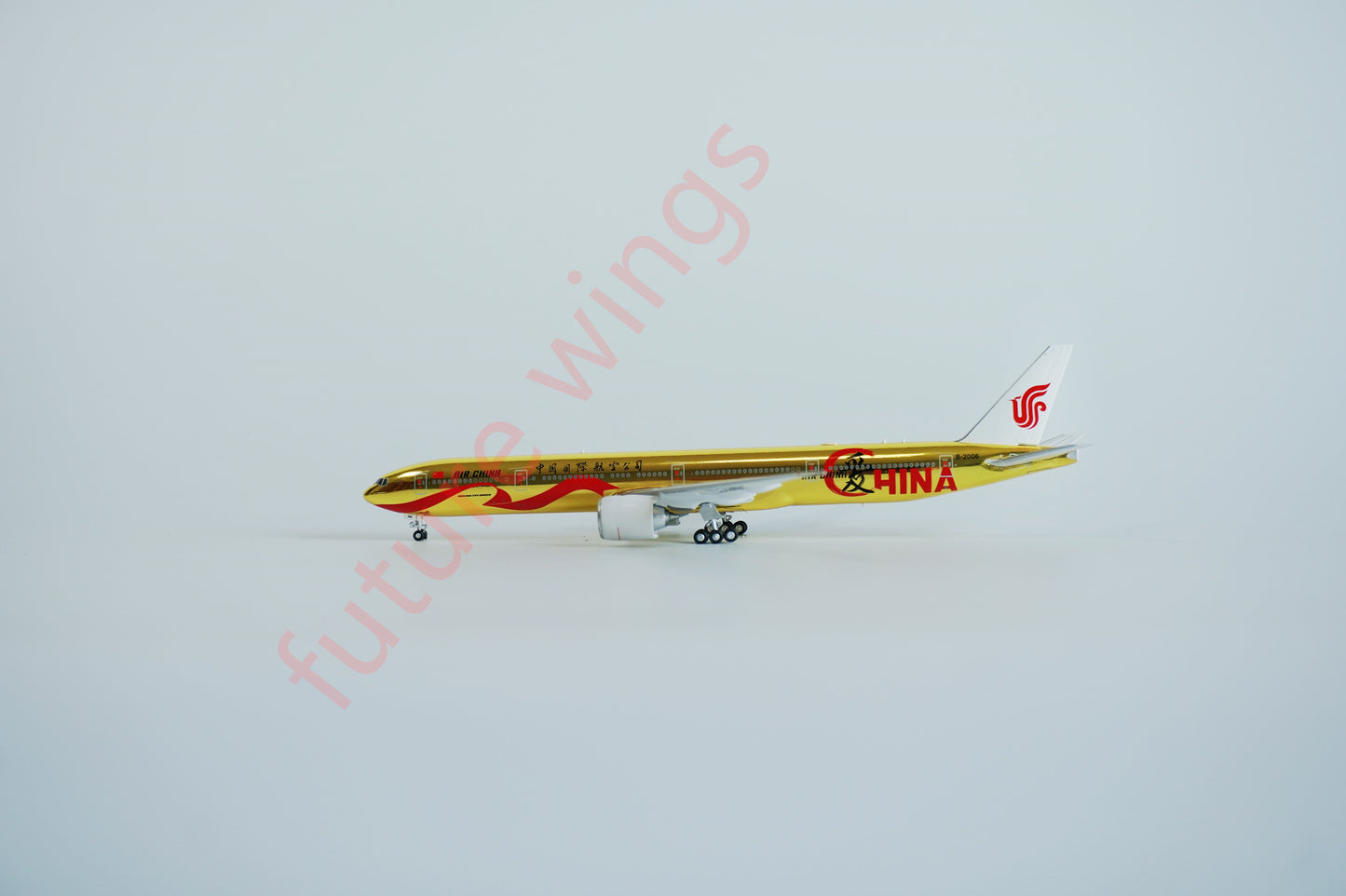 1:400 Air China B777-300ER  B-2006  Gold Special Edition+Free Tractor