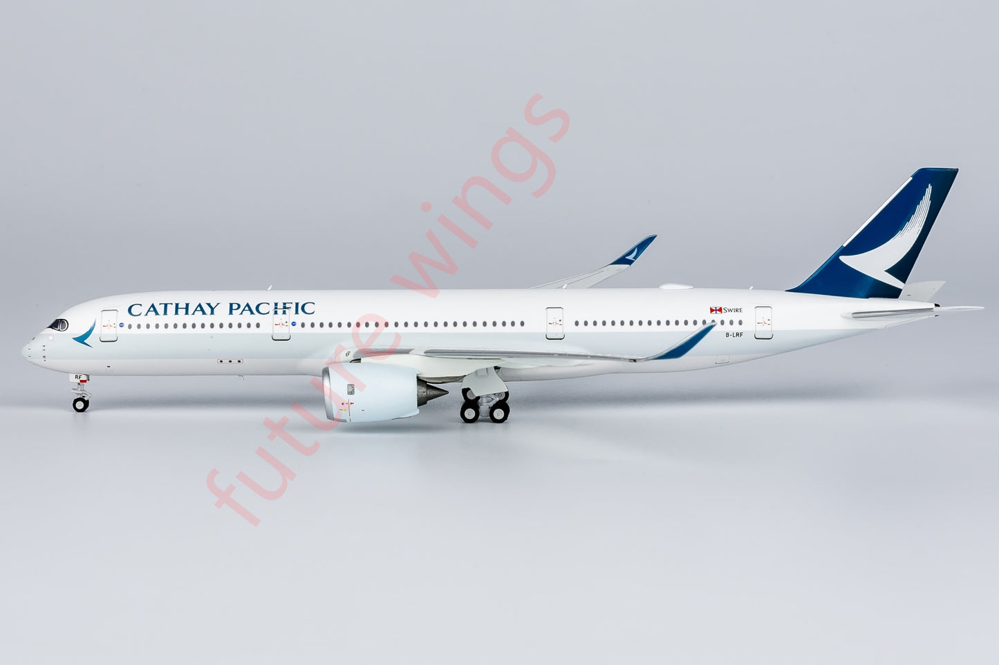 1:400 NG Models NG39077 Cathay Pacific Airbus A350-900 B-LRF Aircraft Model+Free Tractor