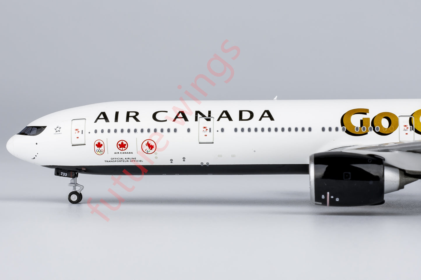 1:400 NG Models NG73057 Air Canada Boeing 777-300ER C-FITW Aircraft Model+Free Tractor