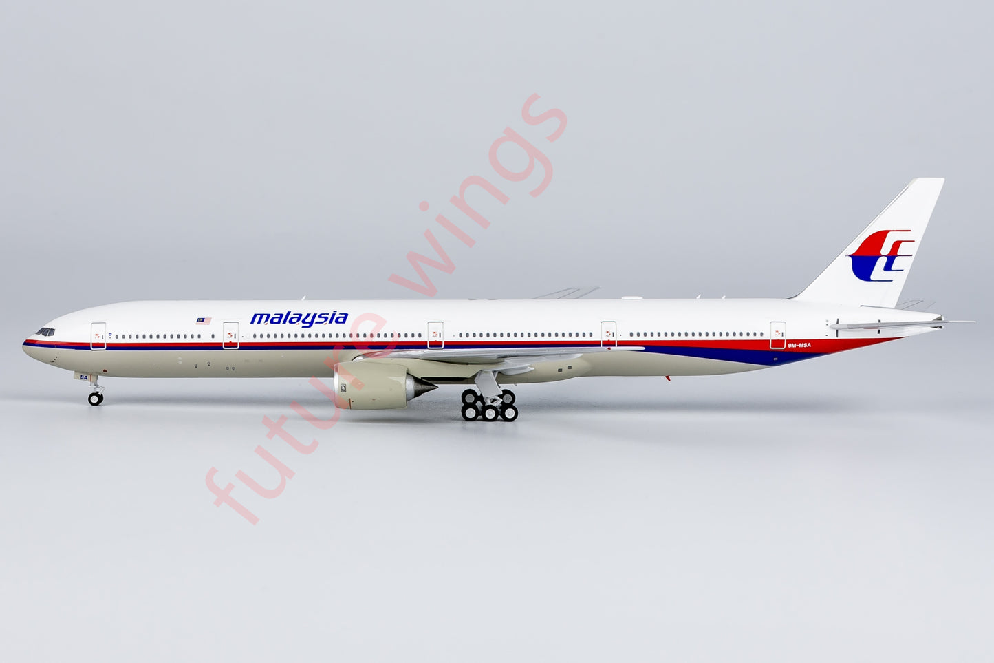 1:400 NG Models NG73045 Malaysia Airlines Boeing 777-300 9M-MSA Aircraft Model+Free Tractor