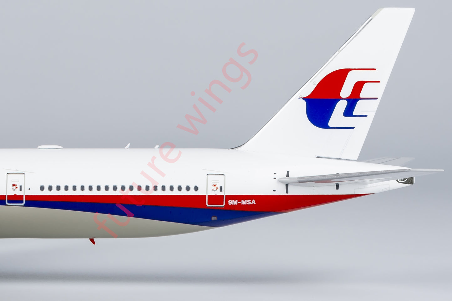 1:400 NG Models NG73045 Malaysia Airlines Boeing 777-300 9M-MSA Aircraft Model+Free Tractor