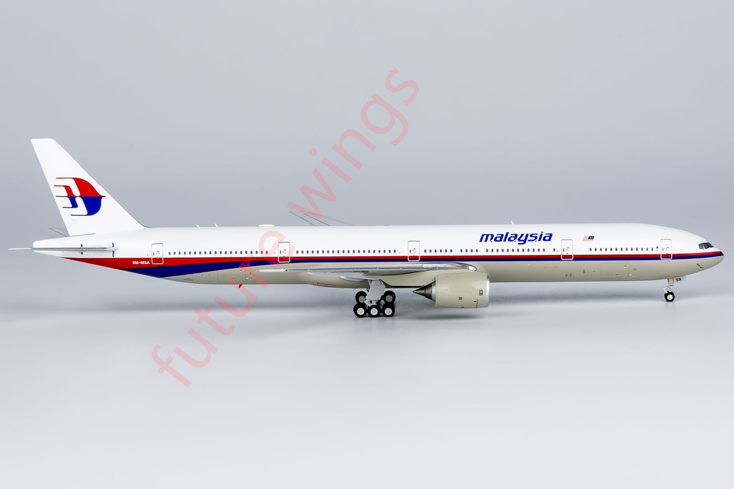 1:400 NG Models NG73045 Malaysia Airlines Boeing 777-300 9M-MSA Aircraft Model+Free Tractor