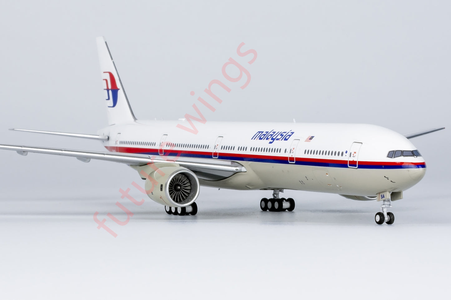 1:400 NG Models NG73045 Malaysia Airlines Boeing 777-300 9M-MSA Aircraft Model+Free Tractor