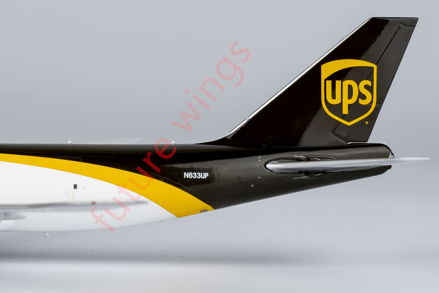 1:400 NG Models NG78025 UPS Boeing 747-8F N633UP Aircraft Model+Free Tractor