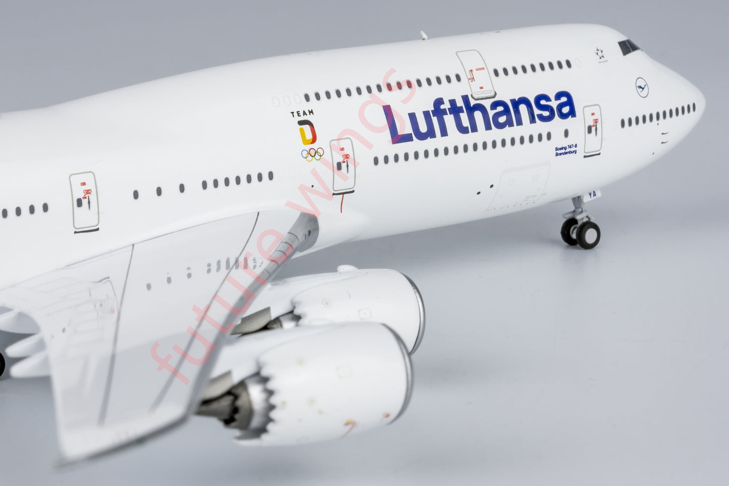 1:400 NG Models NG78033 Lufthansa Airlines Boeing 747-8 D-ABYA Aircraft Model+Free Tractor