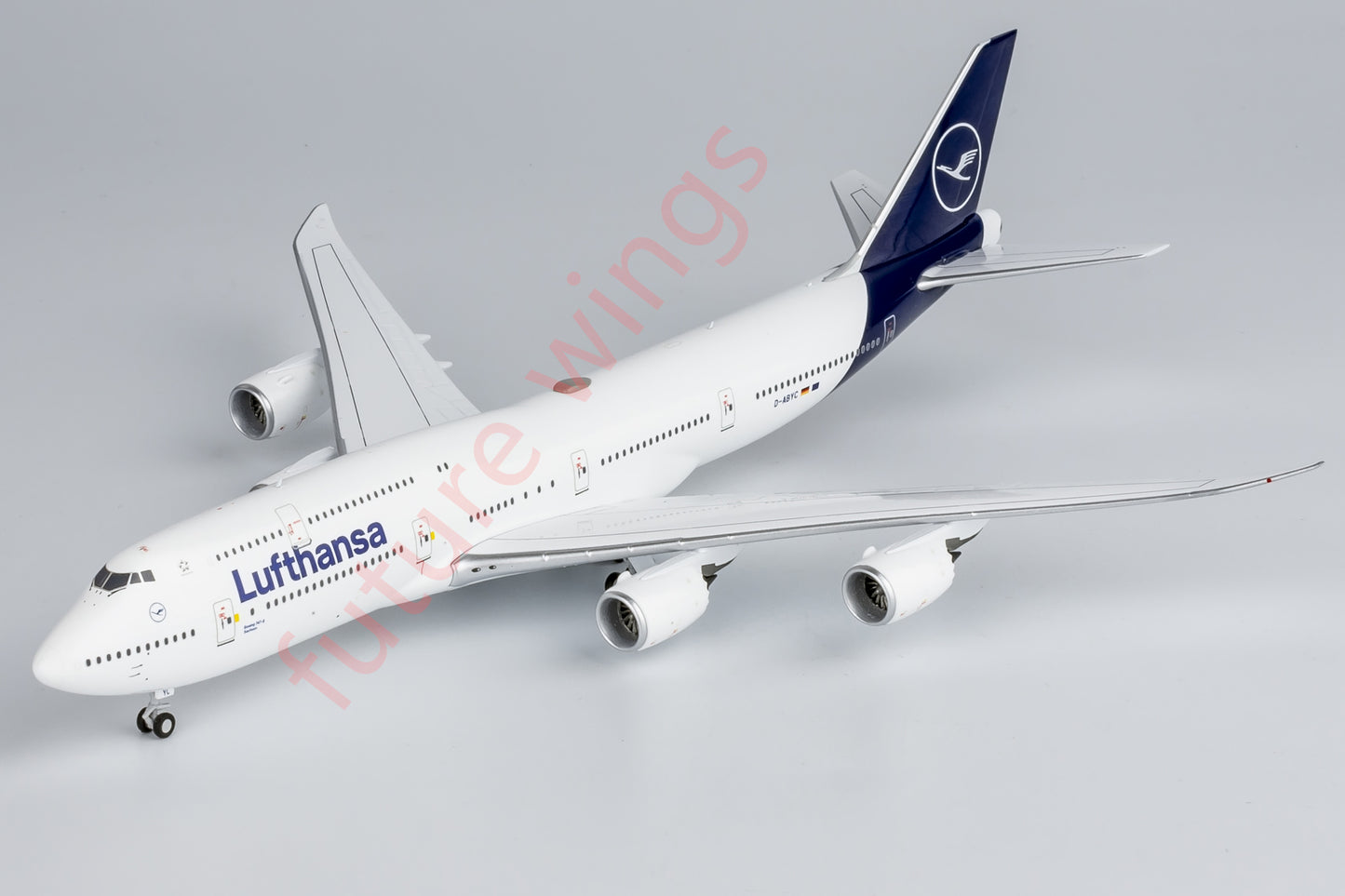 1:400 NG Models NG78028 Lufthansa Airlines Boeing 747-8  D-ABYC Aircraft Model+Free Tractor