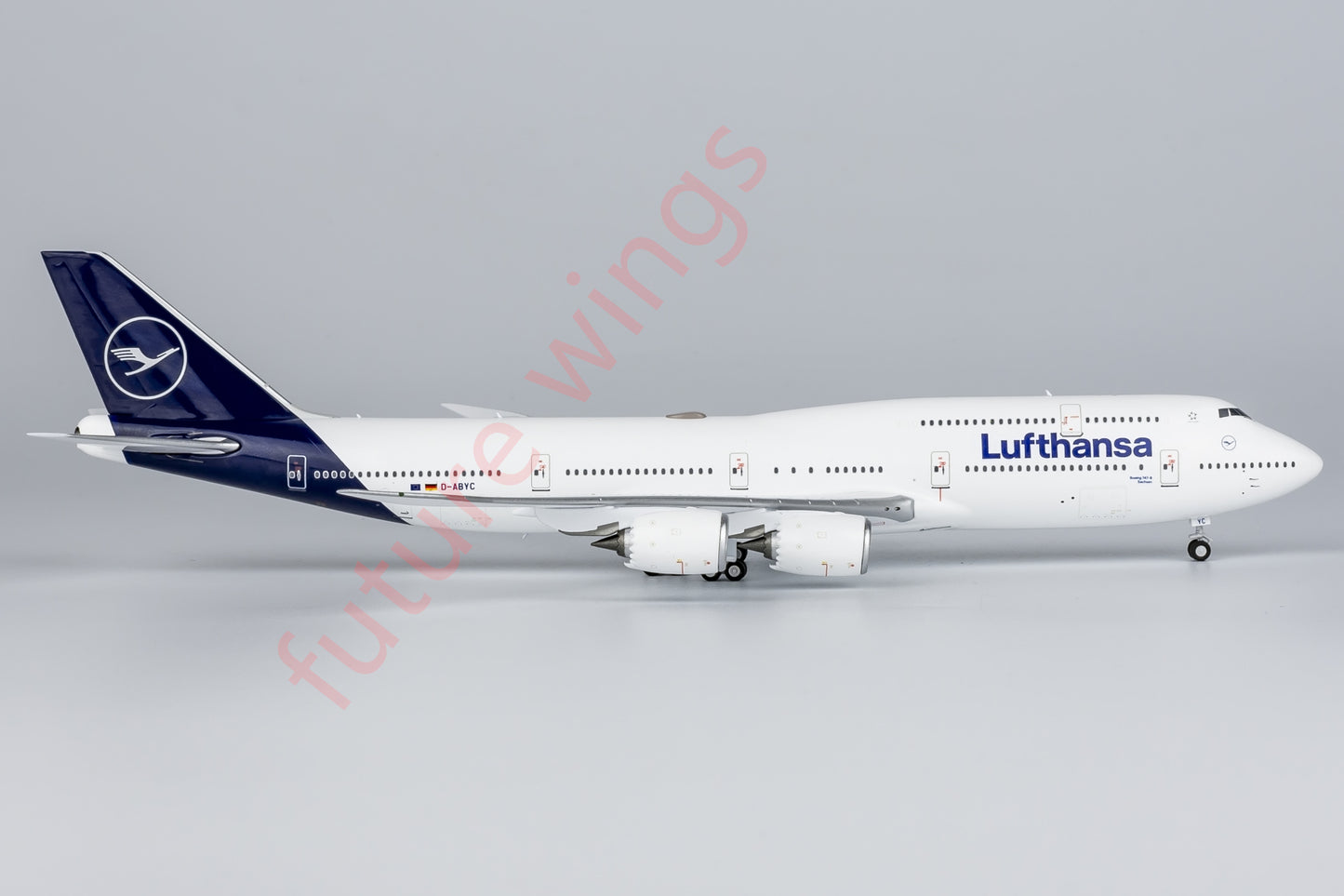 1:400 NG Models NG78028 Lufthansa Airlines Boeing 747-8  D-ABYC Aircraft Model+Free Tractor