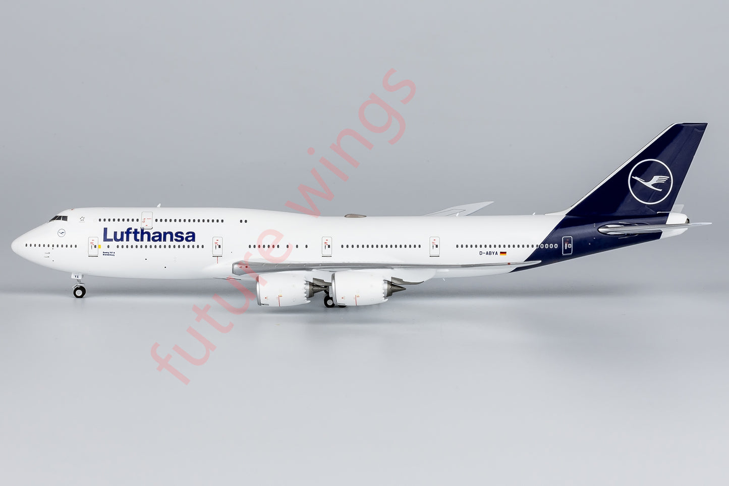 1:400 NG Models NG78027 Lufthansa Airlines Boeing 747-8 D-ABYA Aircraft Model+Free Tractor