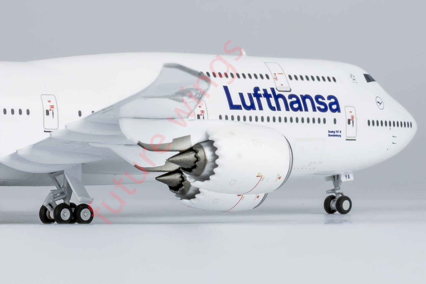 1:400 NG Models NG78027 Lufthansa Airlines Boeing 747-8 D-ABYA Aircraft Model+Free Tractor