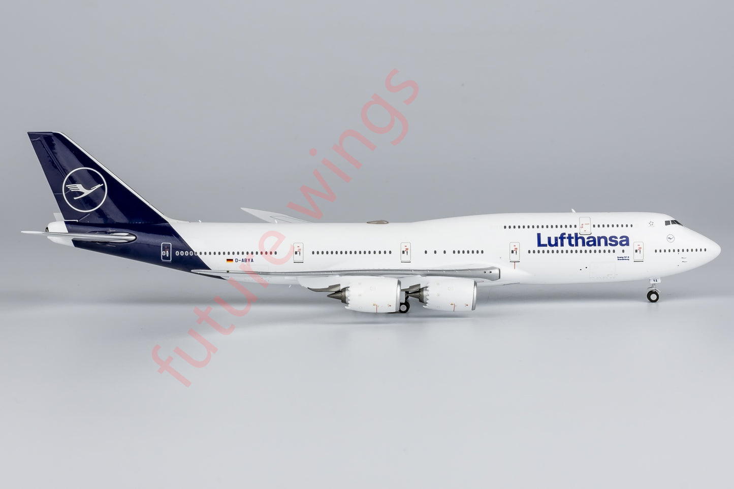 1:400 NG Models NG78027 Lufthansa Airlines Boeing 747-8 D-ABYA Aircraft Model+Free Tractor