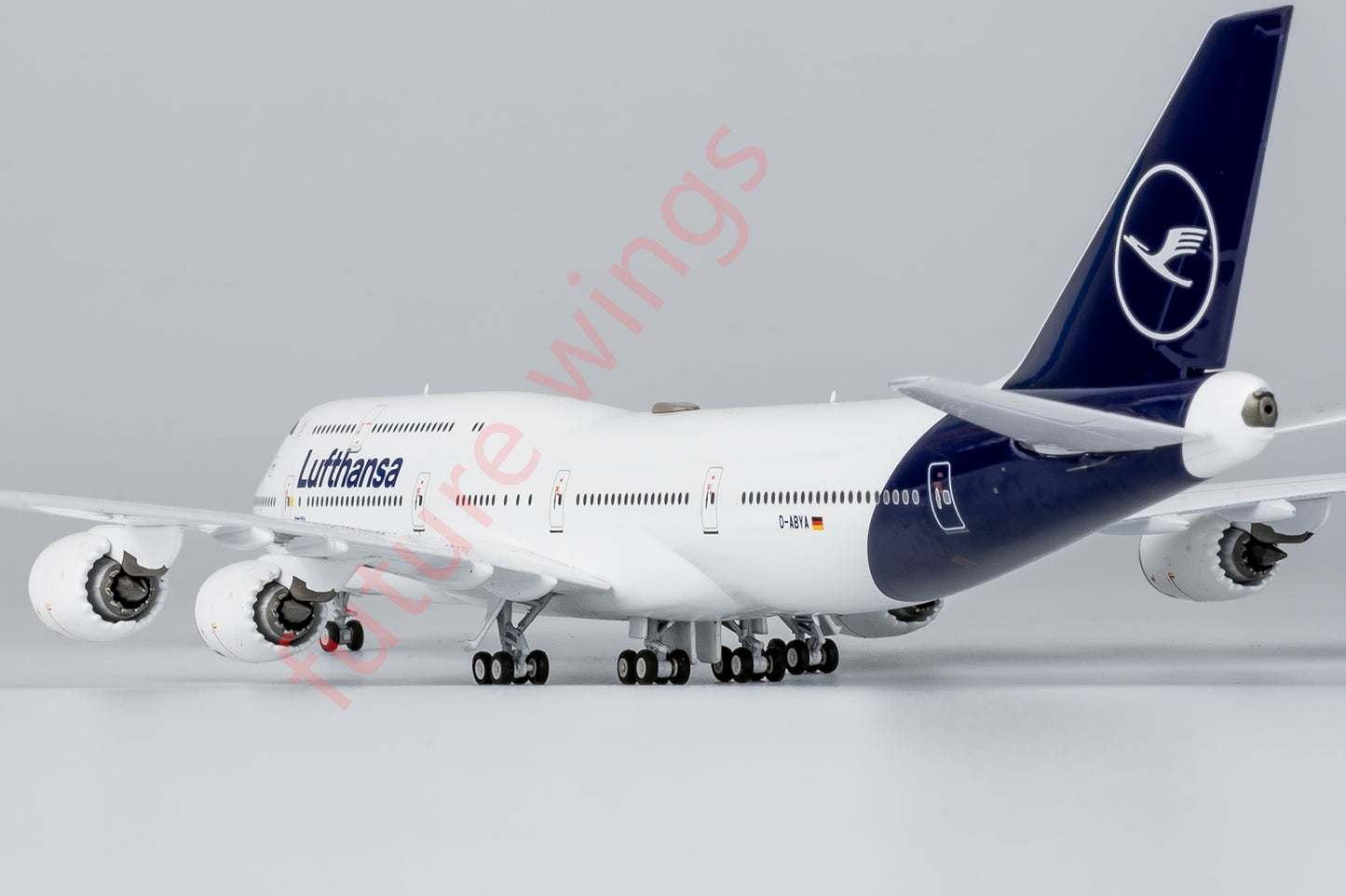 1:400 NG Models NG78027 Lufthansa Airlines Boeing 747-8 D-ABYA Aircraft Model+Free Tractor