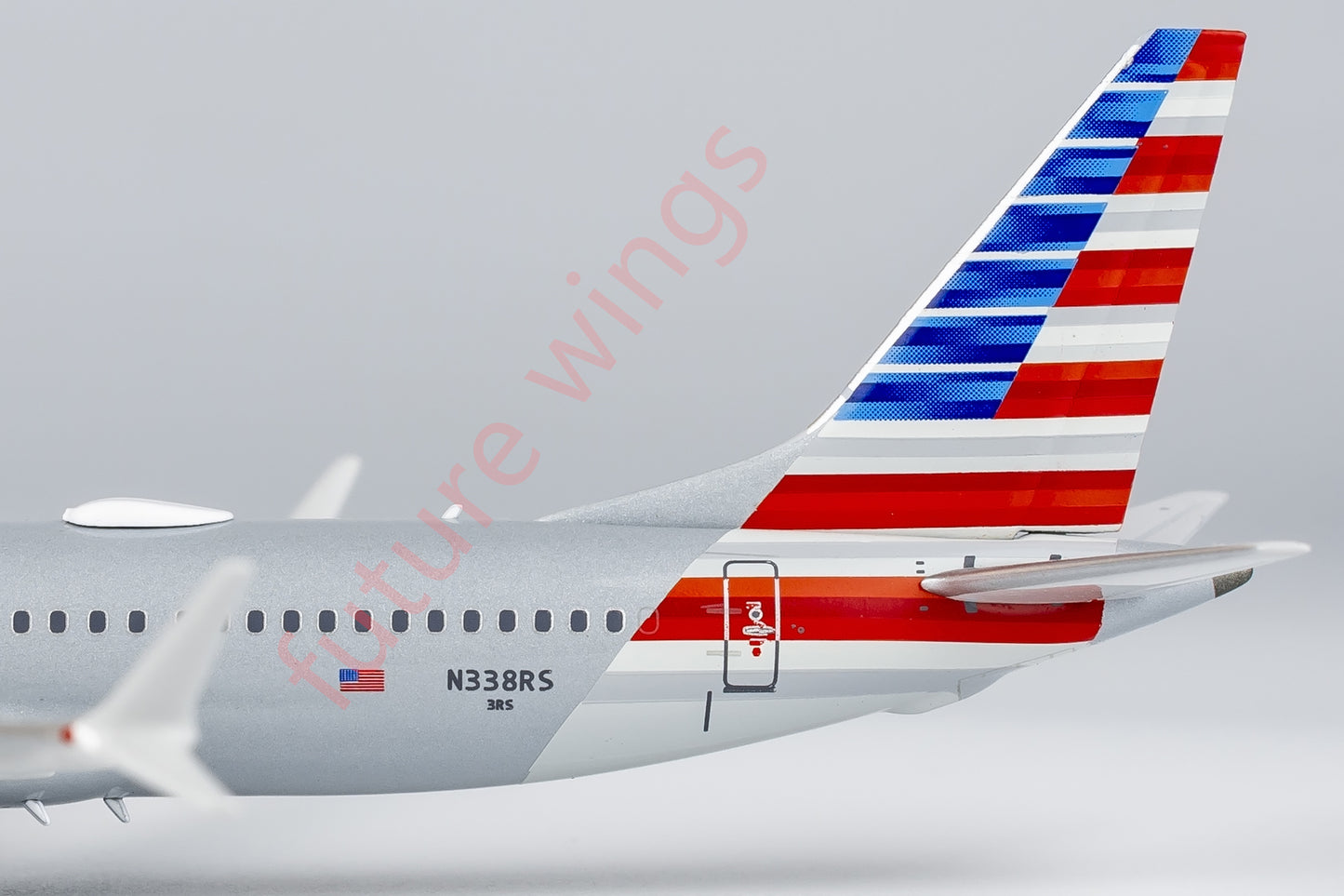 1:400 NG Models NG88033 American Airlines B737 MAX8 N338RS Aircraft Model+Free Tractor