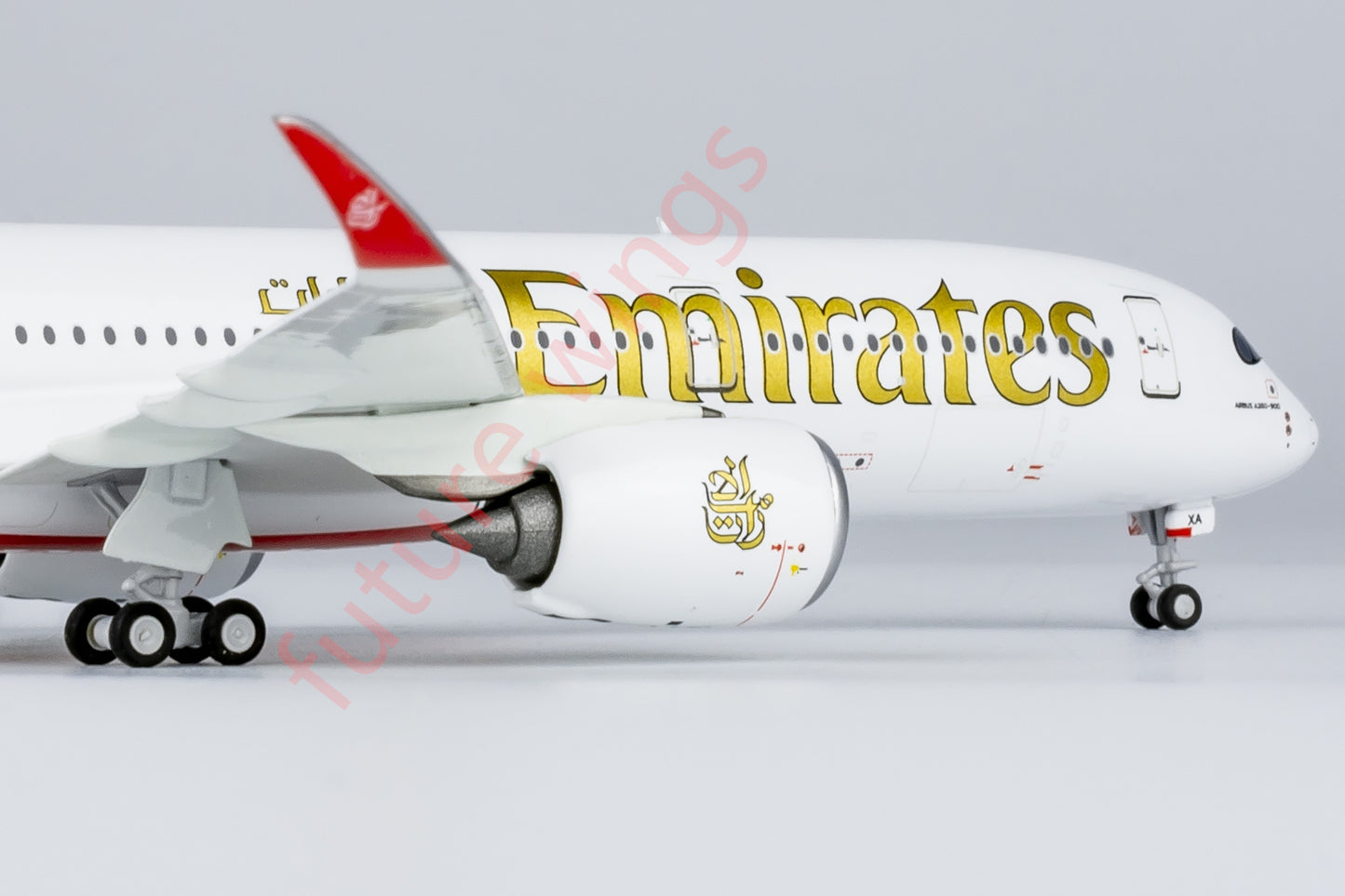 1:400 NG Models NG39072 Emirates Airlines A350-900 A6-EXA Aircraft Model+Free Tractor