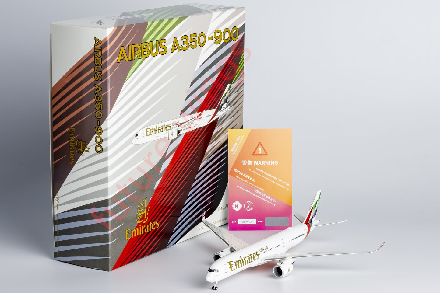 1:400 NG Models NG39072 Emirates Airlines A350-900 A6-EXA Aircraft Model+Free Tractor