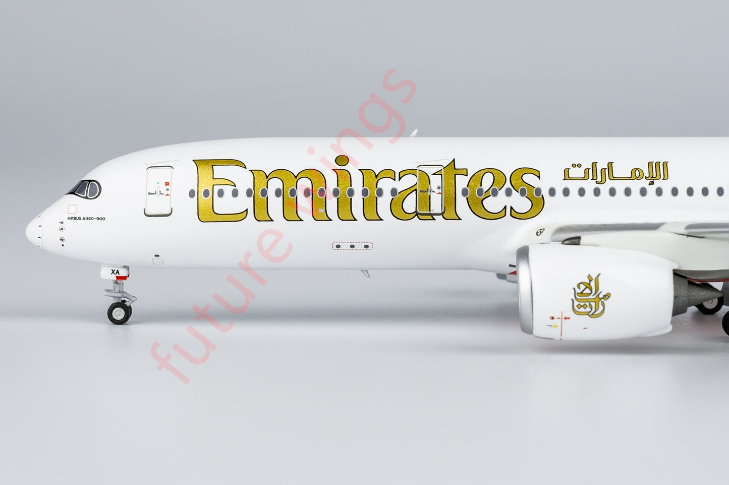 1:400 NG Models NG39072 Emirates Airlines A350-900 A6-EXA Aircraft Model+Free Tractor