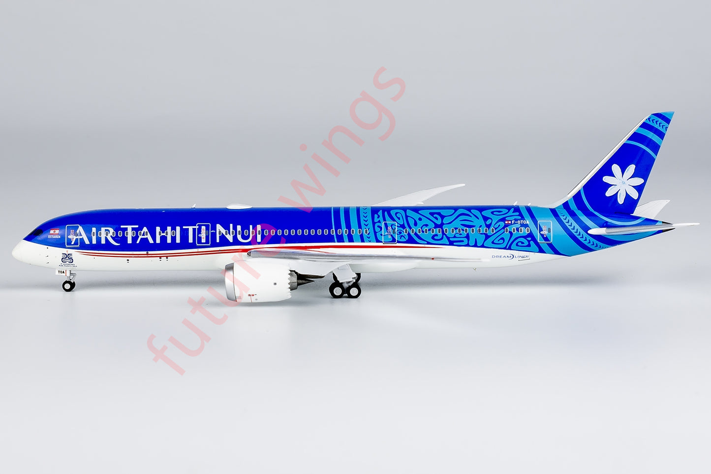 1:400 NG Models NG55125 Air Tahiti Nui B787-9 F-OVAA "25years" Aircraft Model+Free Tractor