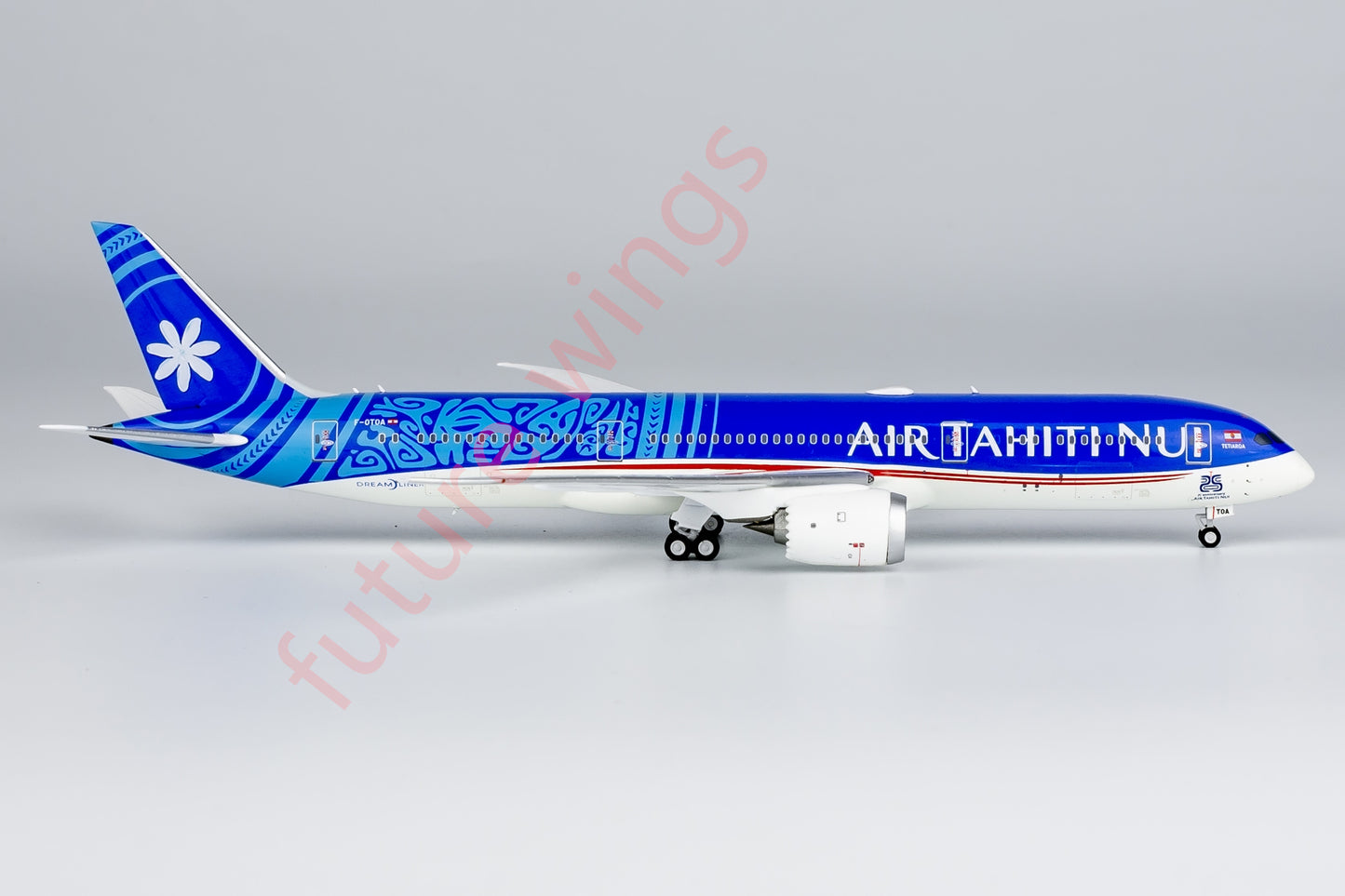 1:400 NG Models NG55125 Air Tahiti Nui B787-9 F-OVAA "25years" Aircraft Model+Free Tractor