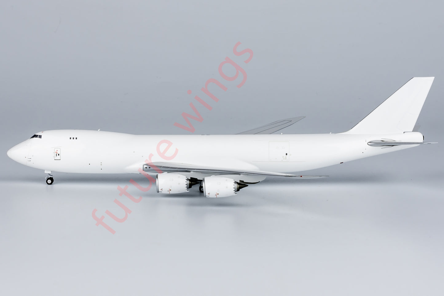 1:400 NG Models NG78008 Boeing B747-8F Blank Aircraft Model+Free Tractor