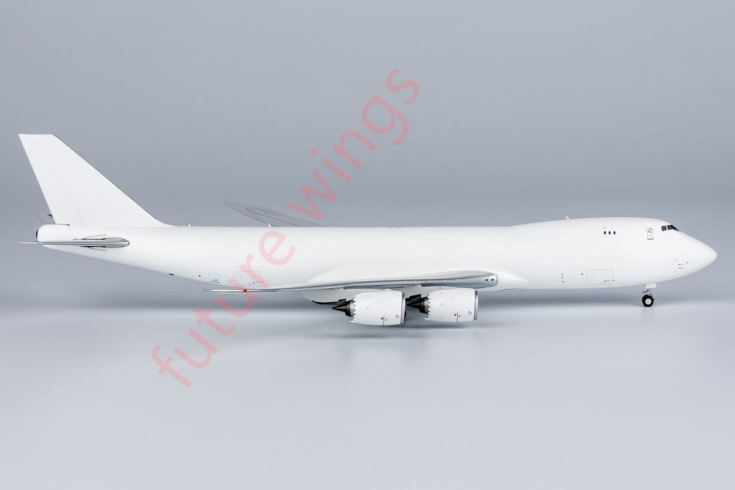 1:400 NG Models NG78008 Boeing B747-8F Blank Aircraft Model+Free Tractor