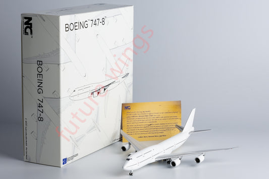 1:400 NG Models NG78007 Boeing B747-8 Blank Aircraft Model+Free Tractor