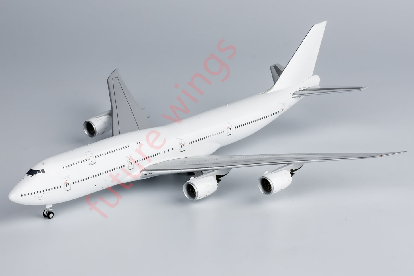 1:400 NG Models NG78007 Boeing B747-8 Blank Aircraft Model+Free Tractor