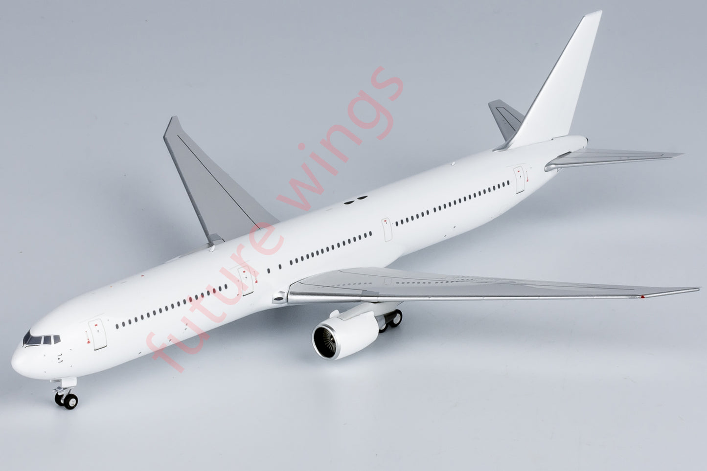 1:400 NG Models NG18000 Boeing B767-400ER Blank Aircraft Model+Free Tractor