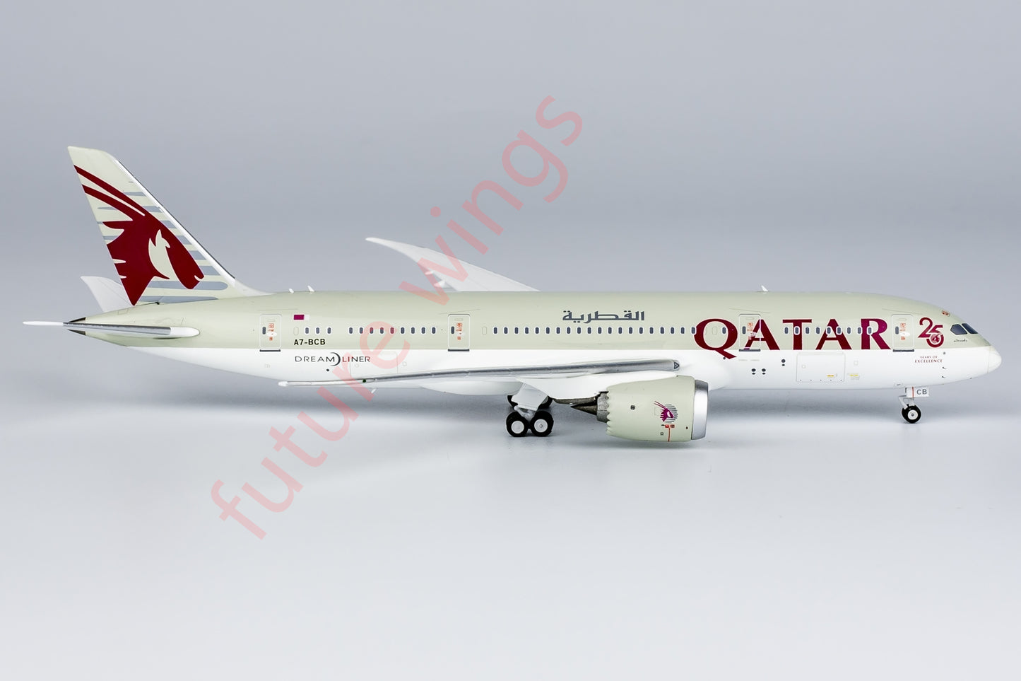 1:400 NG Models NG59011 Qatar Airways B787-8 A7-BCB Aircraft Model+Free Tractor