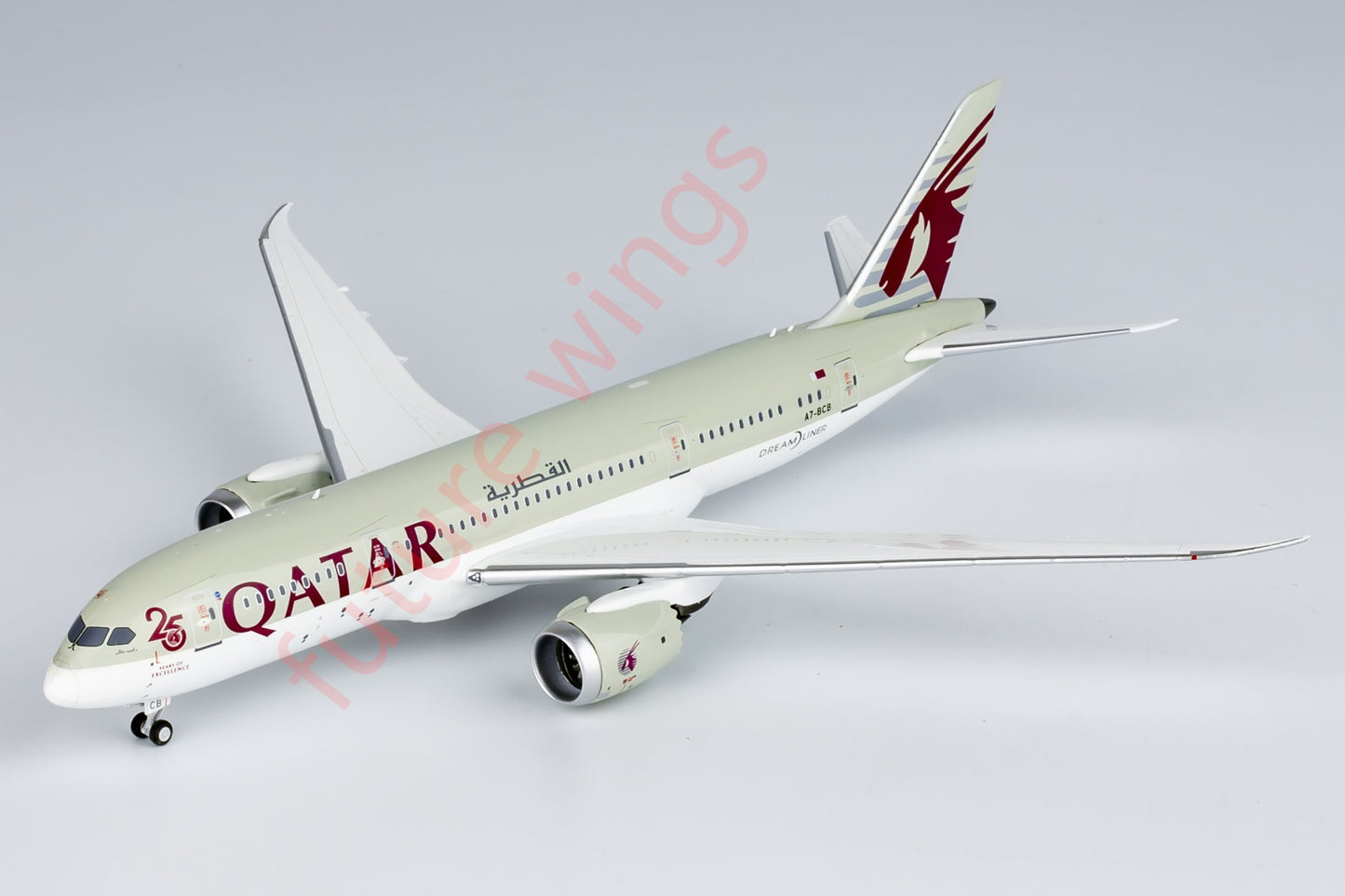 1:400 NG Models NG59011 Qatar Airways B787-8 A7-BCB Aircraft Model+Free Tractor