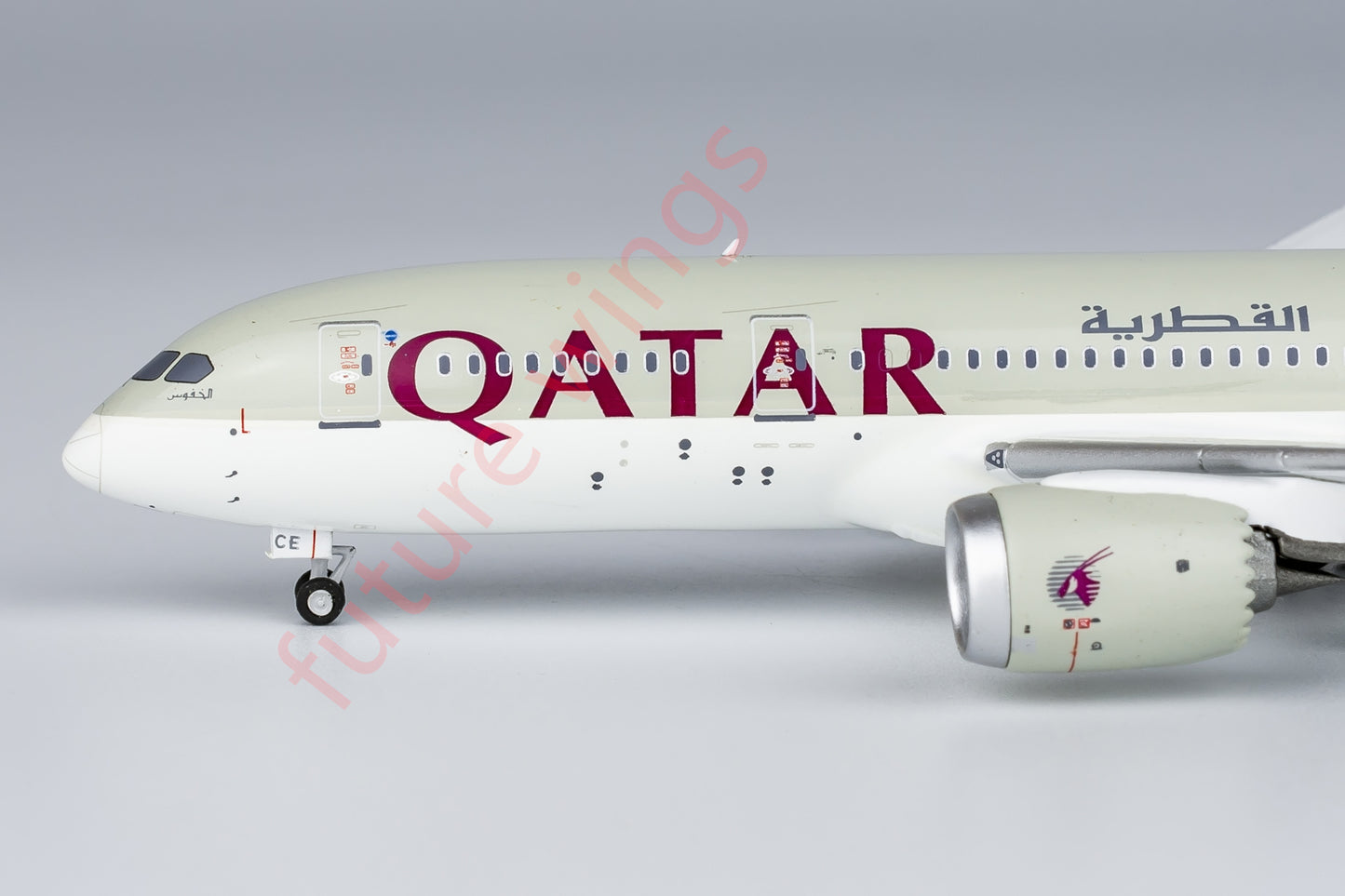 1:400 NG Models NG59010 Qatar Airways B787-8 A7-BCE Aircraft Model+Free Tractor