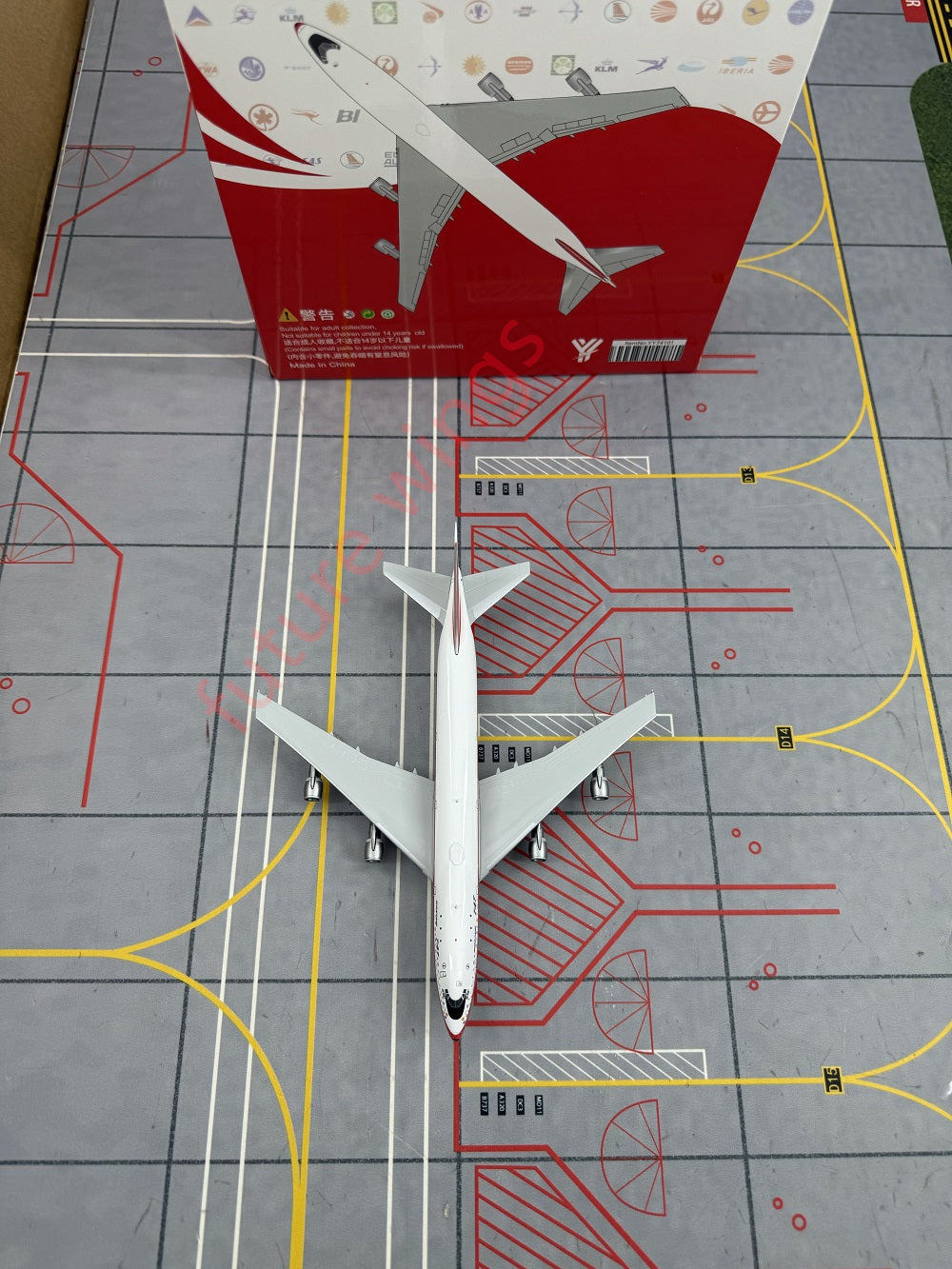 1:400 YY Wings  Boeing 747-100 N7470 "First Flight"Aircraft Model With Stand+Free Tractor