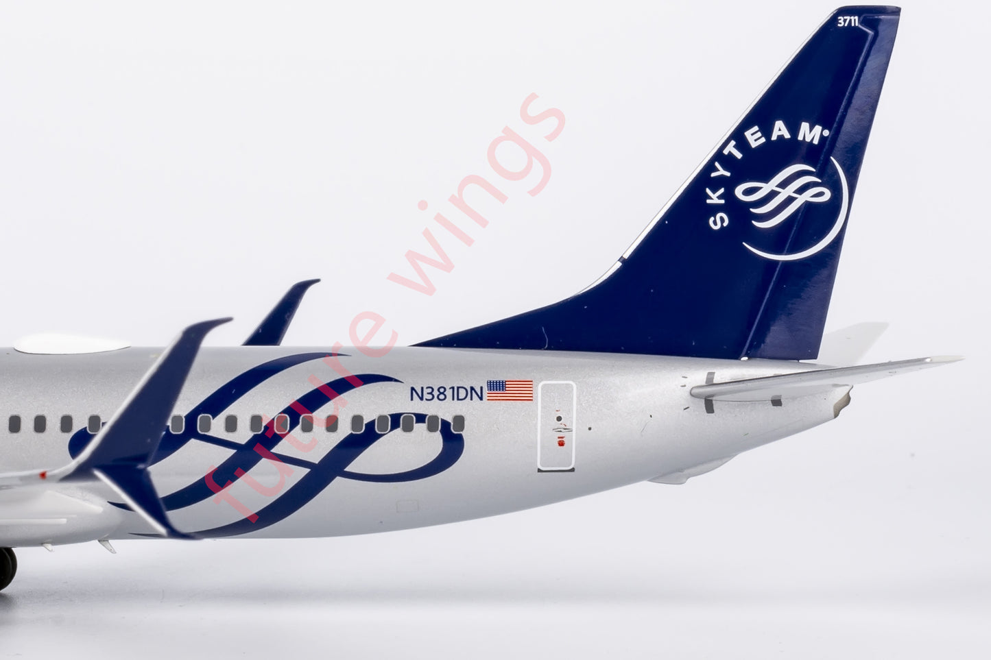 1:200 NG Models NG08013 Delta Airlines B737-800 N381DN "SKYTEAM"Aircraft Model With Stand