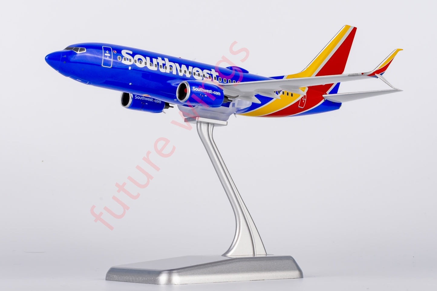 1:200 NG Models NG05005 Southwest Airlines B737-700 N556WN Aircraft Model